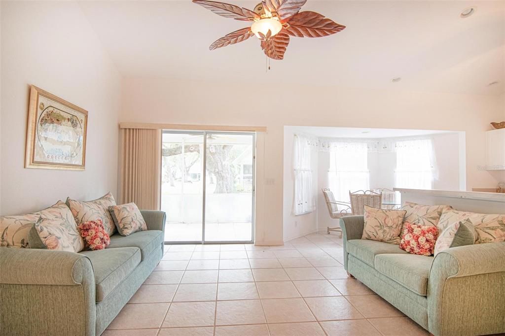 En Venta: $275,000 (3 camas, 2 baños, 1535 Pies cuadrados)