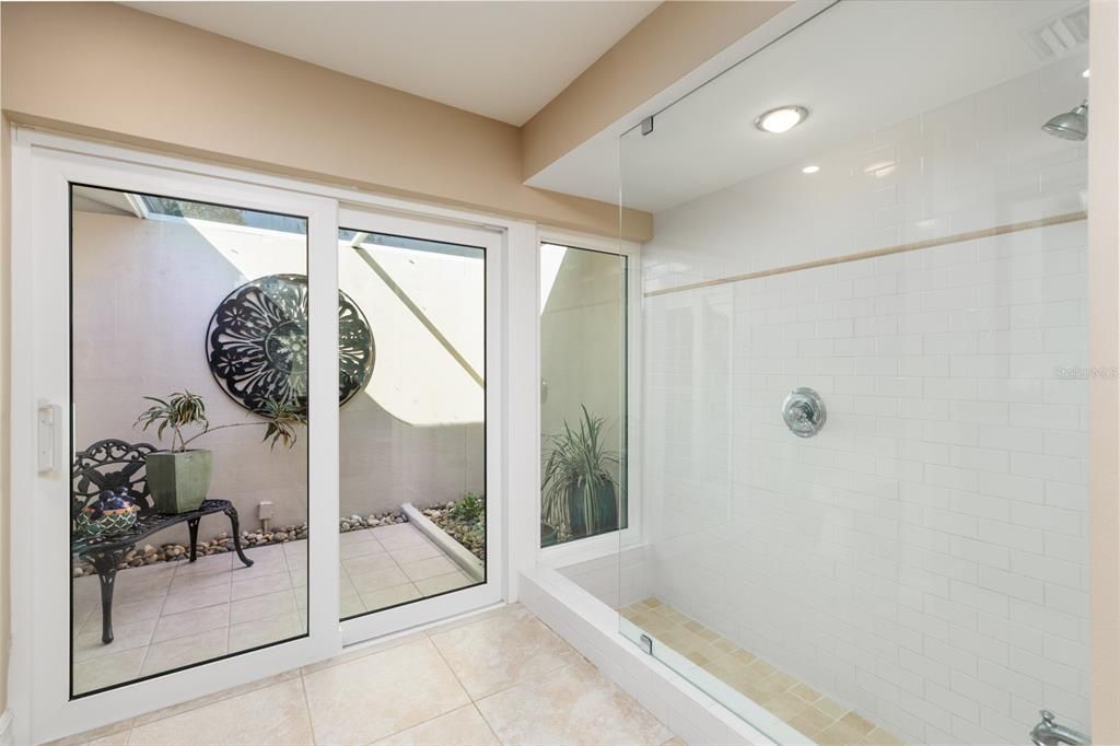 For Sale: $1,365,000 (4 beds, 3 baths, 3395 Square Feet)