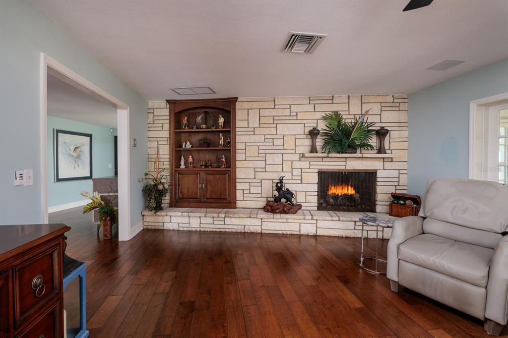 For Sale: $1,365,000 (4 beds, 3 baths, 3395 Square Feet)