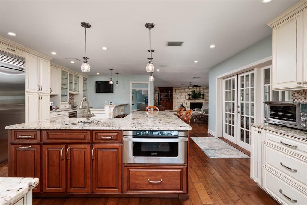 For Sale: $1,365,000 (4 beds, 3 baths, 3395 Square Feet)