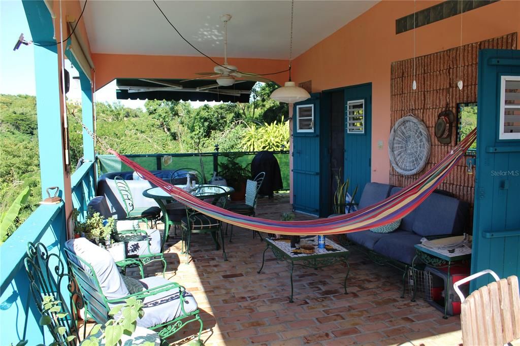 For Sale: $775,000 (6 beds, 5 baths, 2100 Square Feet)