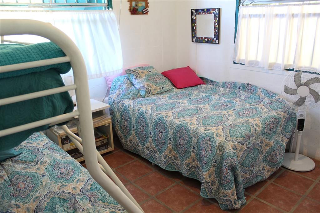 For Sale: $775,000 (6 beds, 5 baths, 2100 Square Feet)