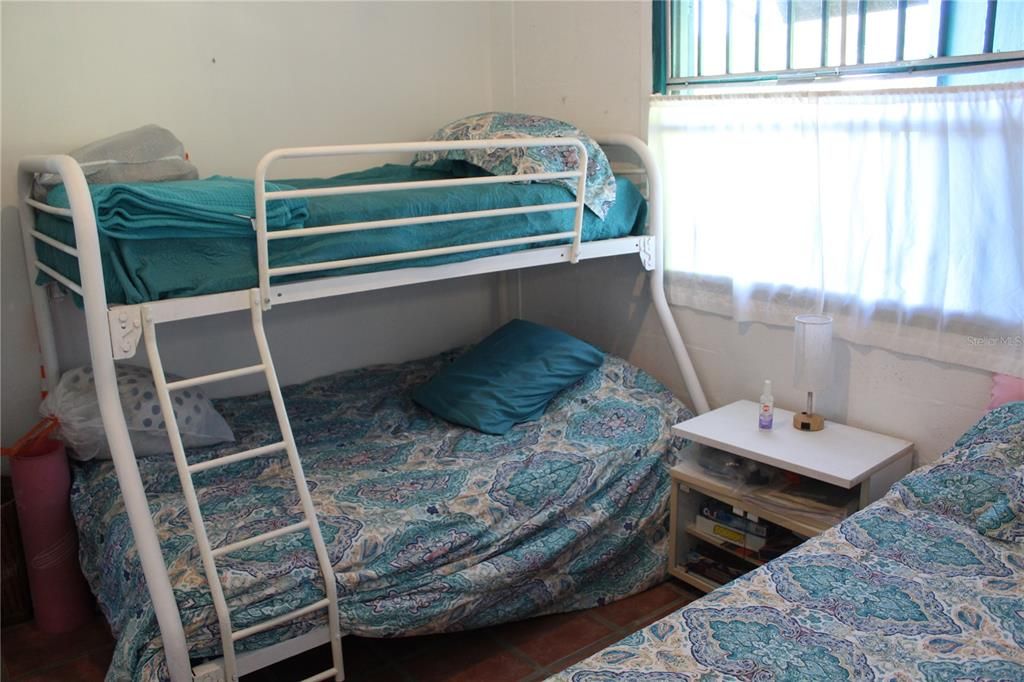 For Sale: $775,000 (6 beds, 5 baths, 2100 Square Feet)