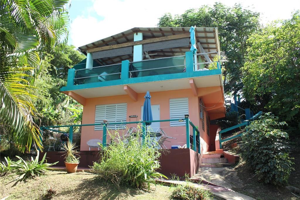 For Sale: $775,000 (6 beds, 5 baths, 2100 Square Feet)