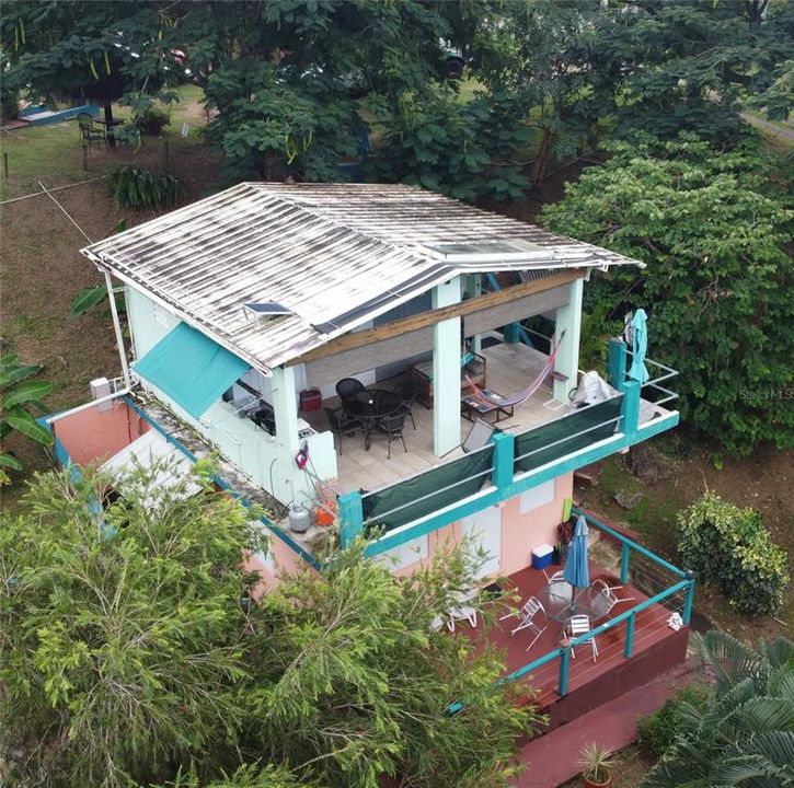 For Sale: $775,000 (6 beds, 5 baths, 2100 Square Feet)