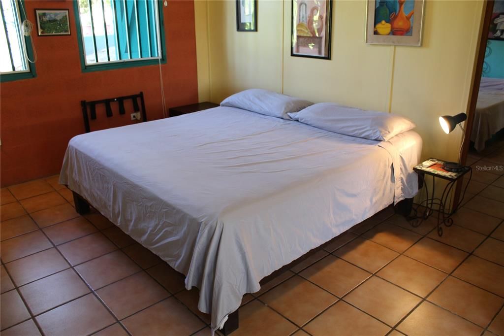 For Sale: $775,000 (6 beds, 5 baths, 2100 Square Feet)