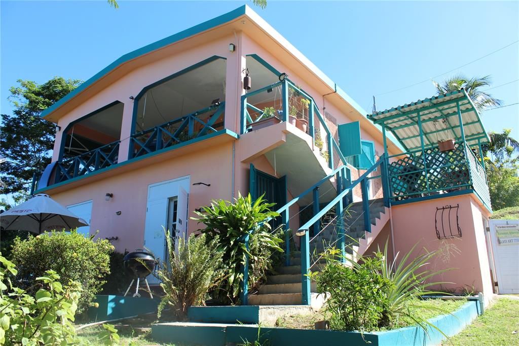 For Sale: $775,000 (6 beds, 5 baths, 2100 Square Feet)