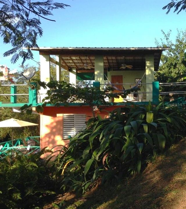 For Sale: $775,000 (6 beds, 5 baths, 2100 Square Feet)