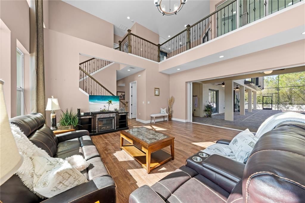 En Venta: $1,160,000 (5 camas, 5 baños, 3439 Pies cuadrados)