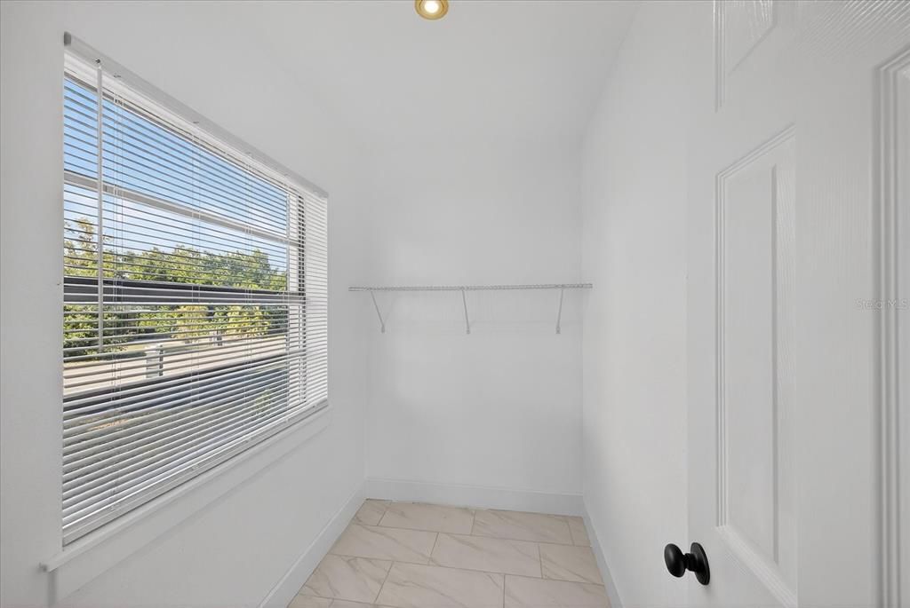 For Sale: $349,900 (3 beds, 2 baths, 1055 Square Feet)