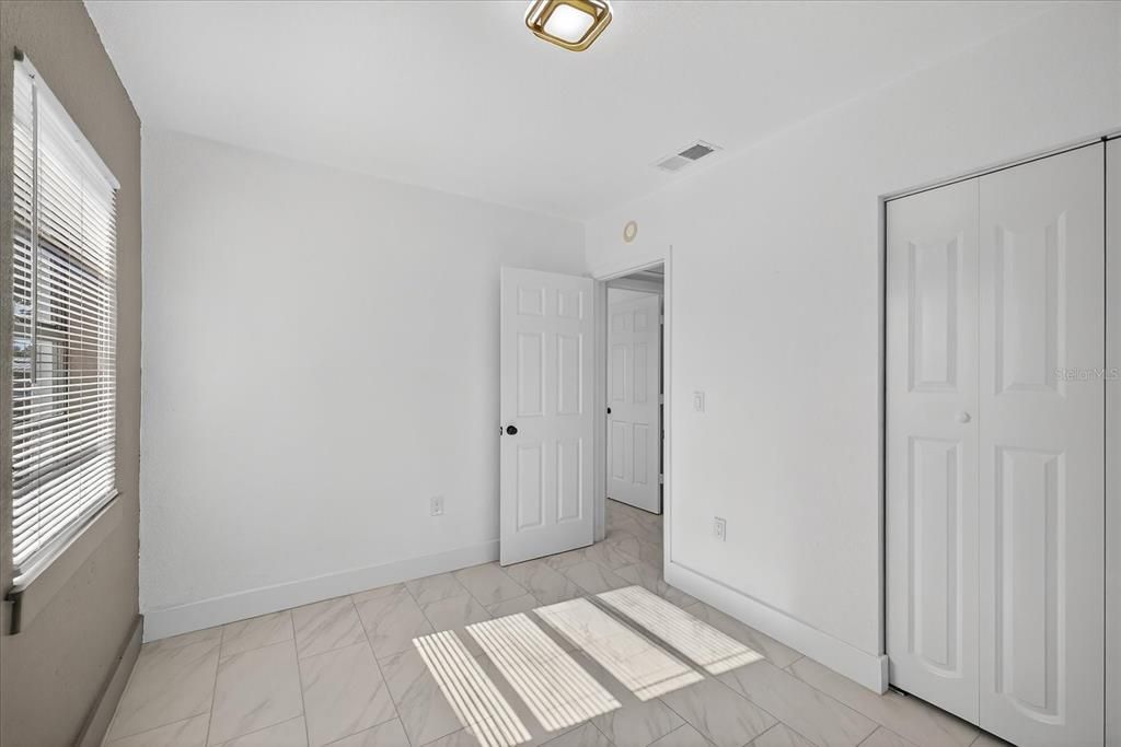 For Sale: $349,900 (3 beds, 2 baths, 1055 Square Feet)