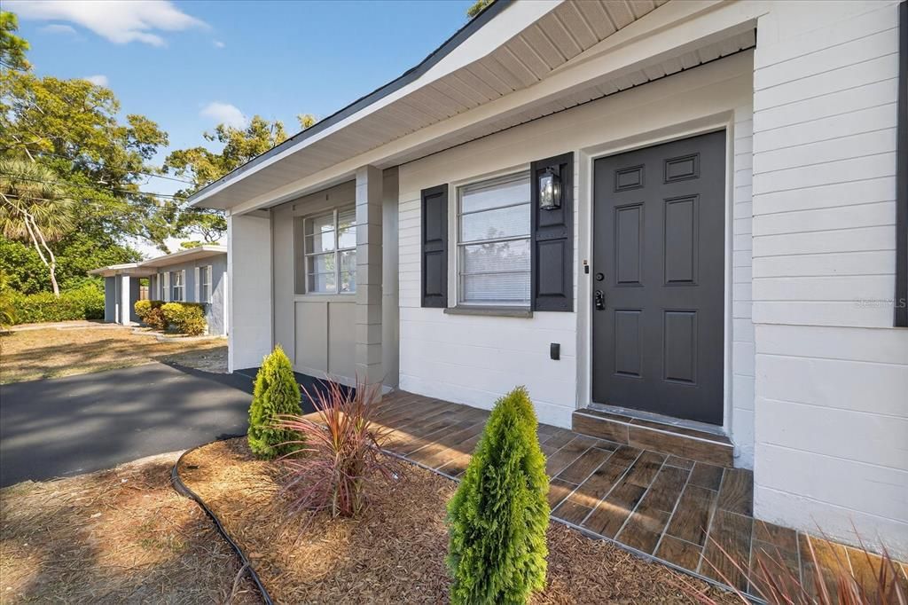 For Sale: $349,900 (3 beds, 2 baths, 1055 Square Feet)