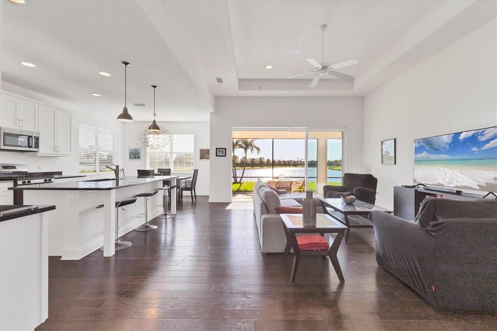 For Sale: $529,000 (2 beds, 2 baths, 1827 Square Feet)