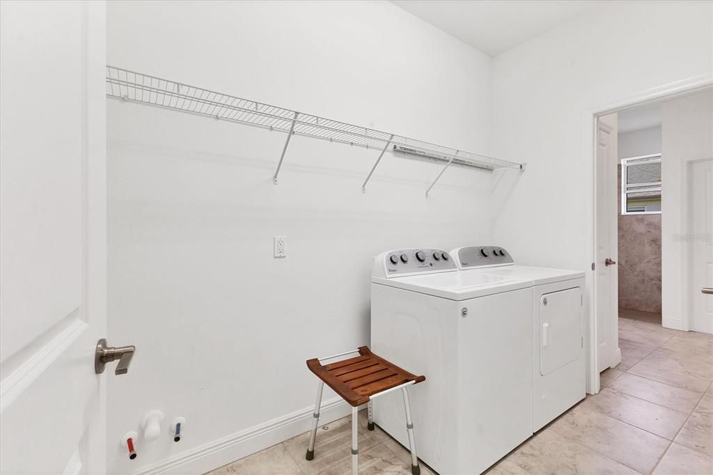 For Sale: $529,000 (2 beds, 2 baths, 1827 Square Feet)