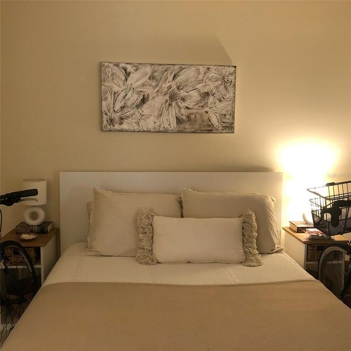 For Rent: $3,800 (2 beds, 2 baths, 1127 Square Feet)