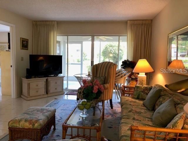 For Rent: $3,800 (2 beds, 2 baths, 1127 Square Feet)