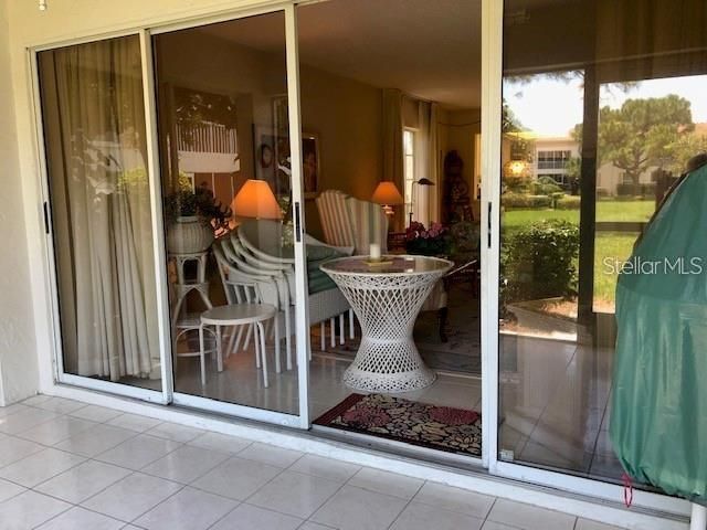 For Rent: $3,800 (2 beds, 2 baths, 1127 Square Feet)