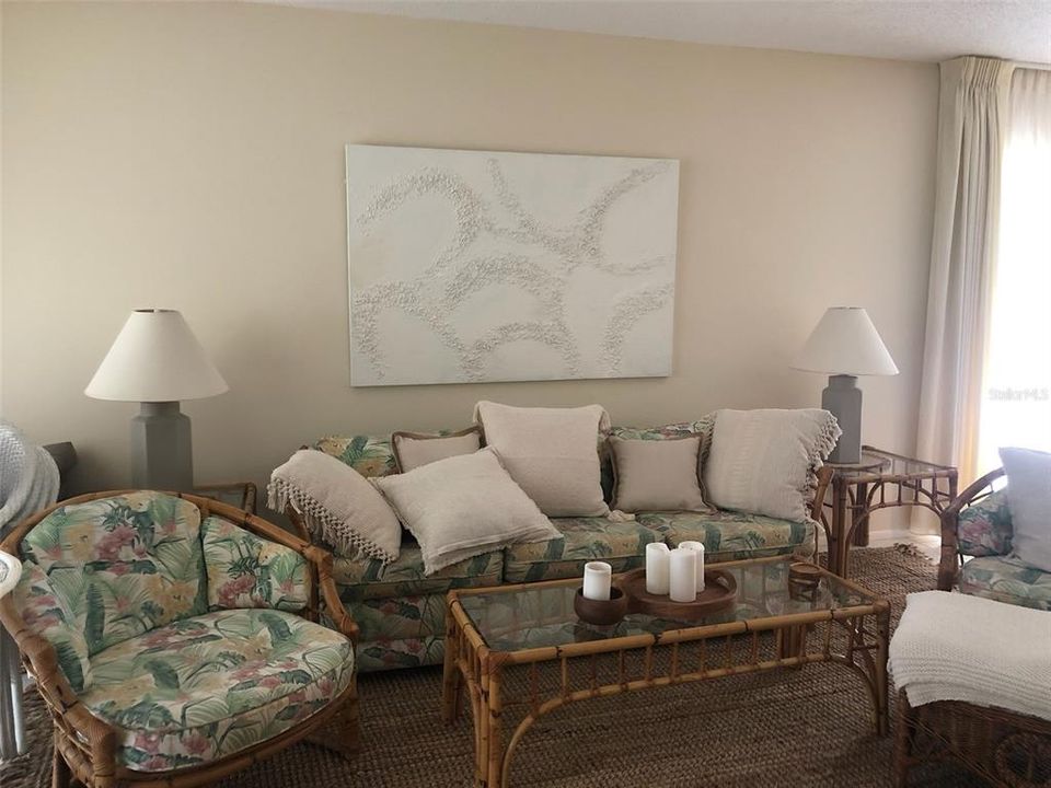 For Rent: $3,800 (2 beds, 2 baths, 1127 Square Feet)