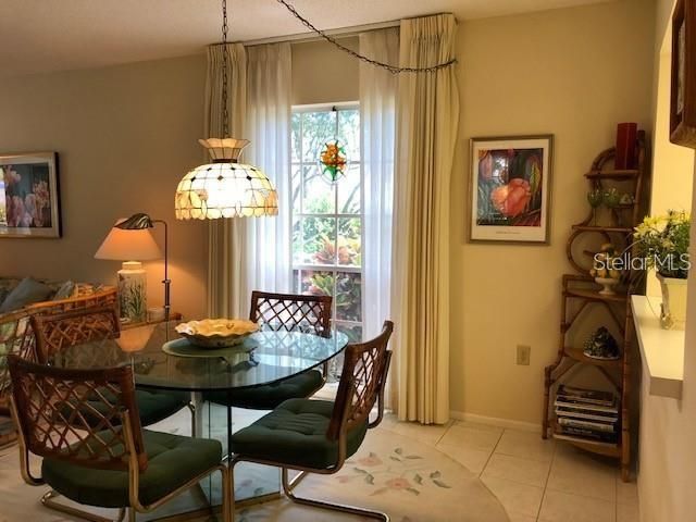 For Rent: $3,800 (2 beds, 2 baths, 1127 Square Feet)