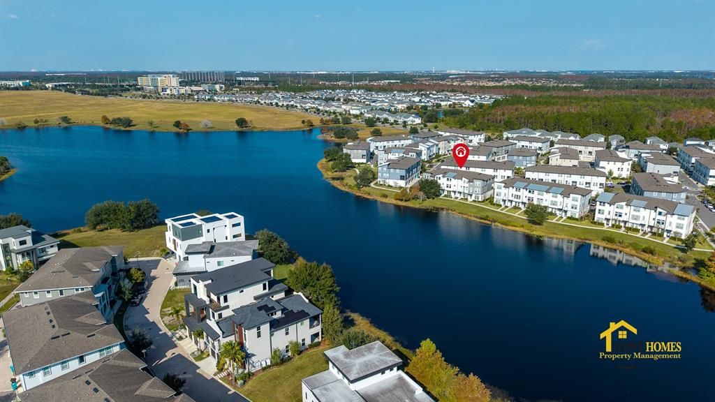 出租: $3,100 (3 贝兹, 3 浴室, 2016 平方英尺)