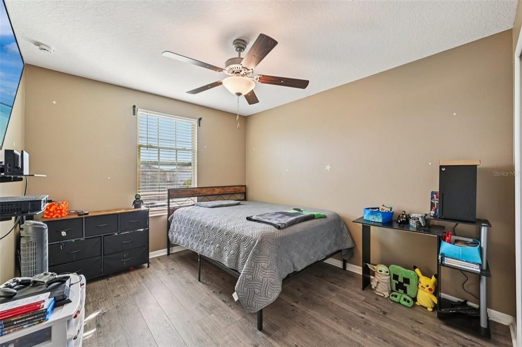 En Venta: $315,000 (4 camas, 2 baños, 1914 Pies cuadrados)