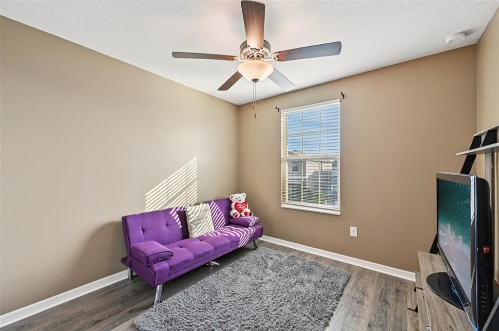 En Venta: $315,000 (4 camas, 2 baños, 1914 Pies cuadrados)