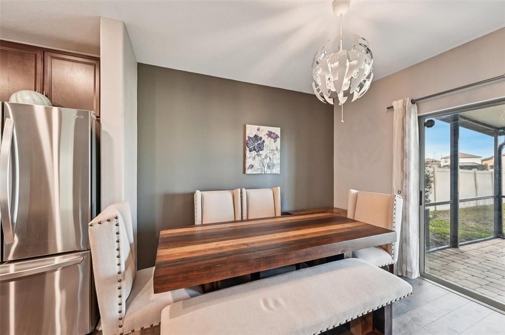 En Venta: $315,000 (4 camas, 2 baños, 1914 Pies cuadrados)