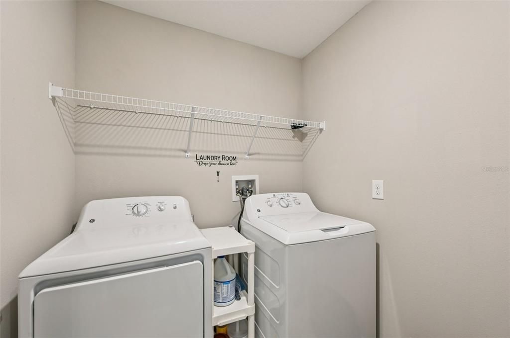 En Venta: $315,000 (4 camas, 2 baños, 1914 Pies cuadrados)