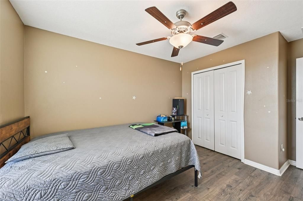 En Venta: $315,000 (4 camas, 2 baños, 1914 Pies cuadrados)