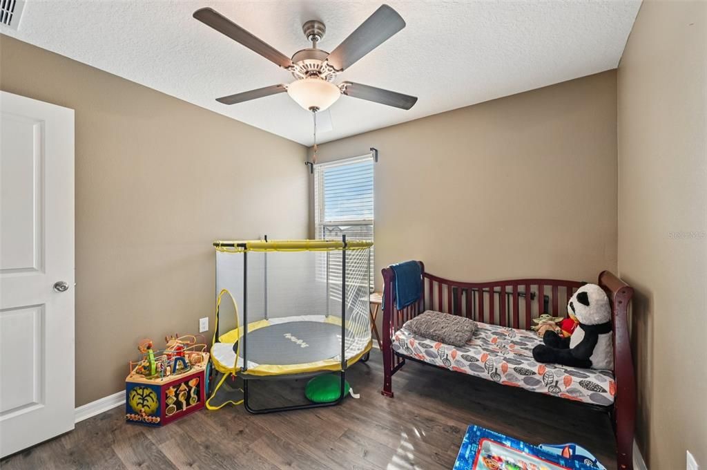 En Venta: $315,000 (4 camas, 2 baños, 1914 Pies cuadrados)