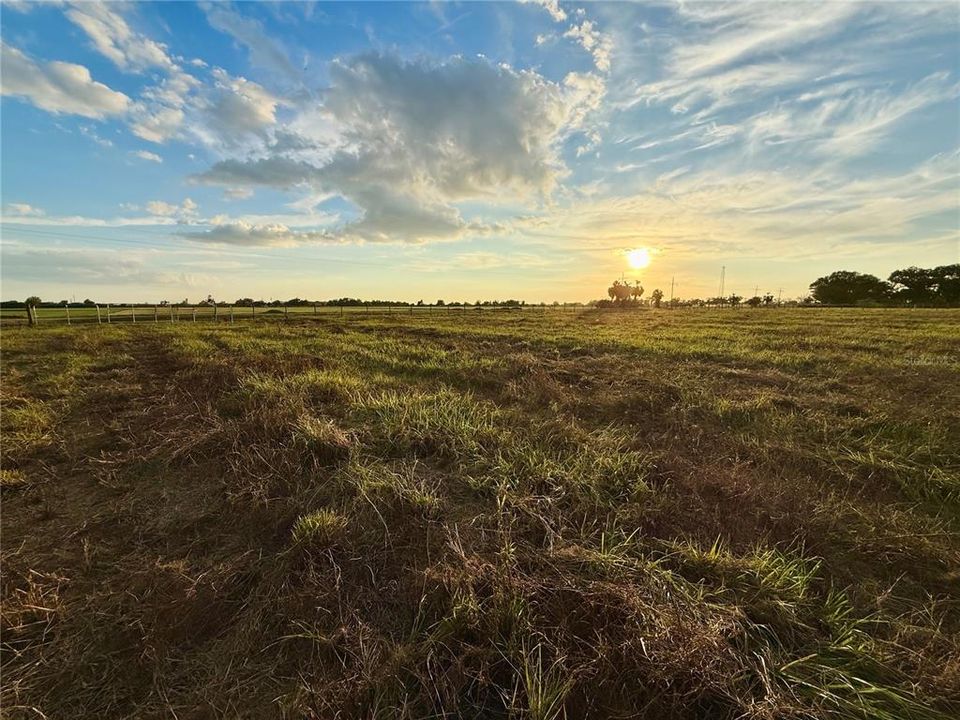 待售: $240,000 (4.90 acres)