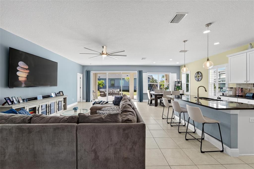 На продажу: $490,000 (3 спален, 2 ванн, 2000 Квадратных фут)