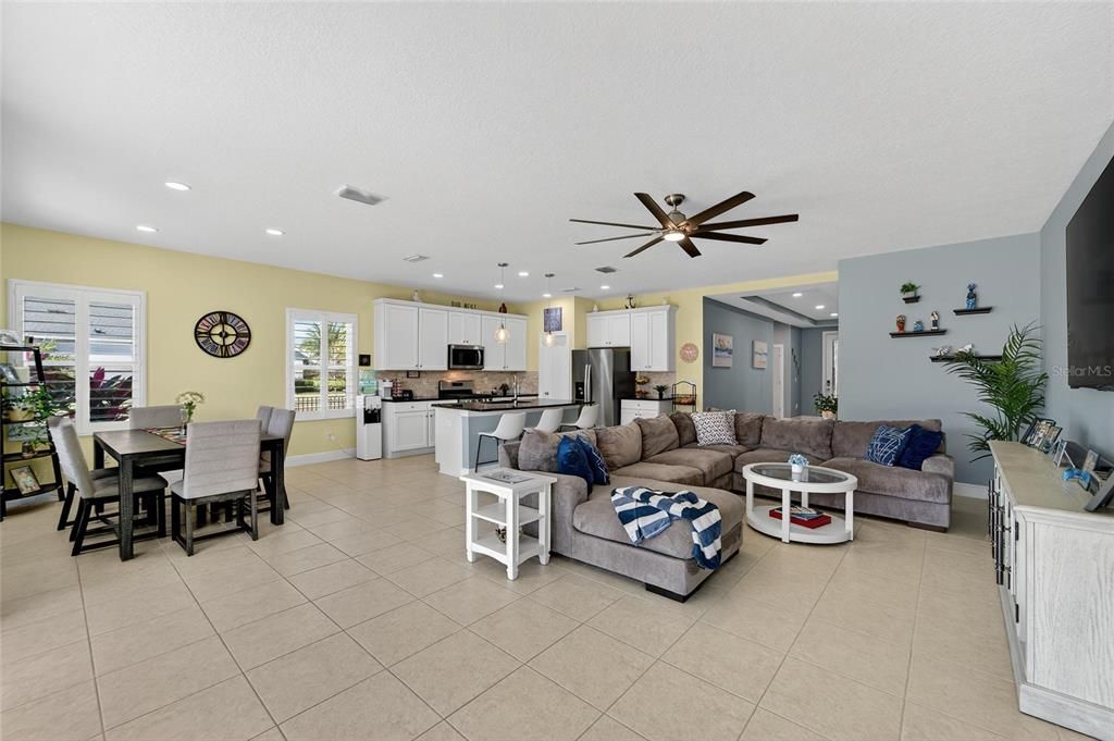 На продажу: $490,000 (3 спален, 2 ванн, 2000 Квадратных фут)