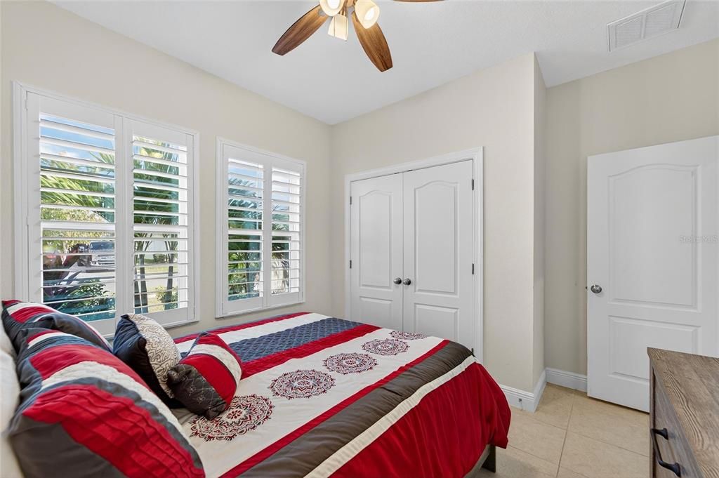 На продажу: $490,000 (3 спален, 2 ванн, 2000 Квадратных фут)