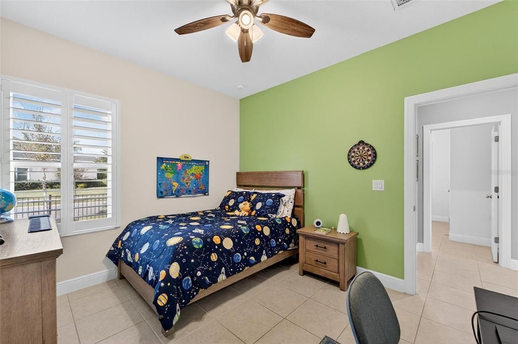 На продажу: $490,000 (3 спален, 2 ванн, 2000 Квадратных фут)