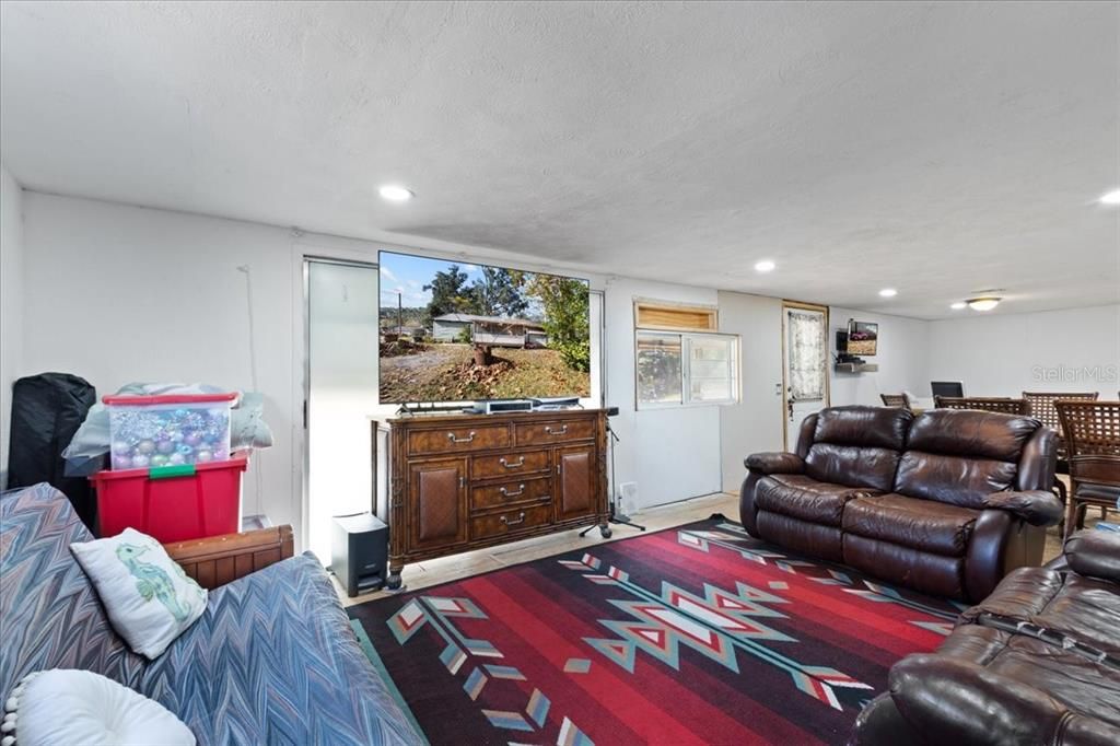 На продажу: $50,000 (3 спален, 1 ванн, 1484 Квадратных фут)