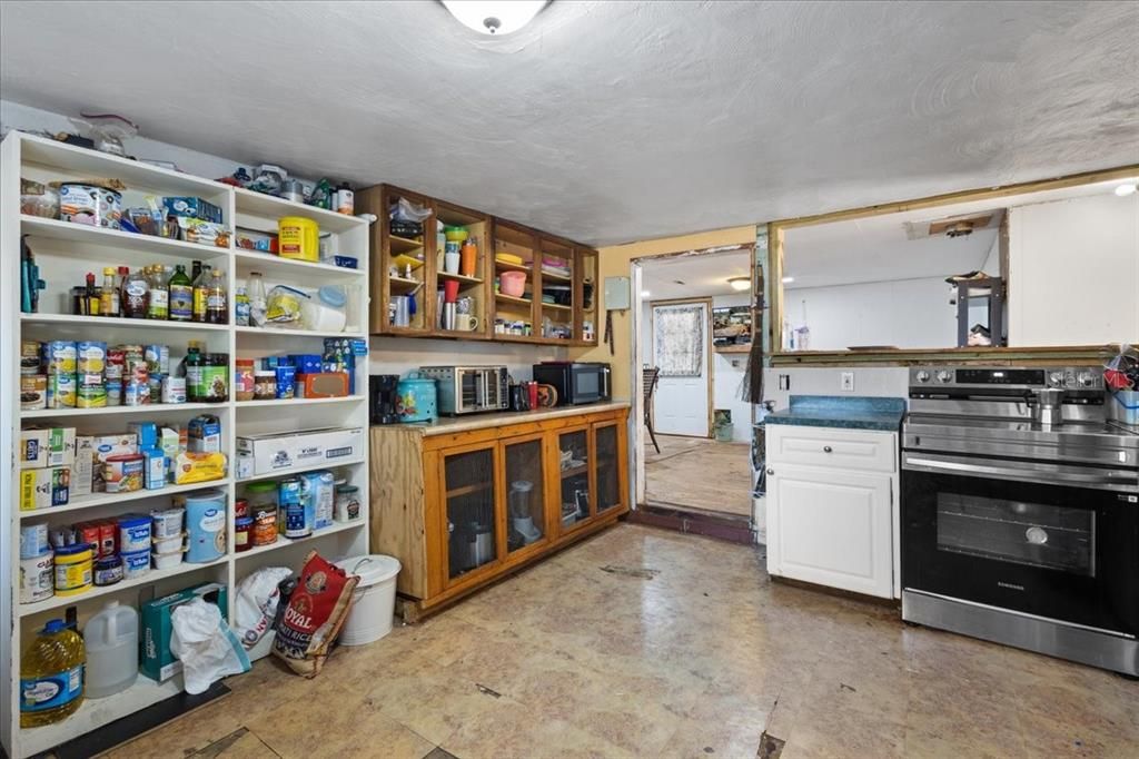 На продажу: $50,000 (3 спален, 1 ванн, 1484 Квадратных фут)