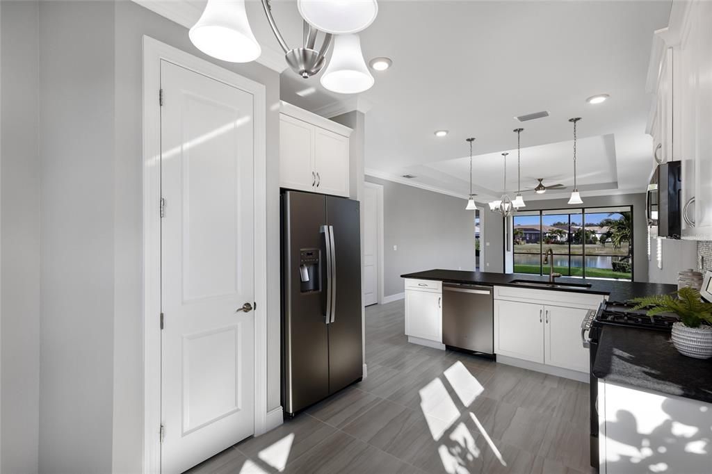 For Sale: $549,900 (2 beds, 2 baths, 1671 Square Feet)