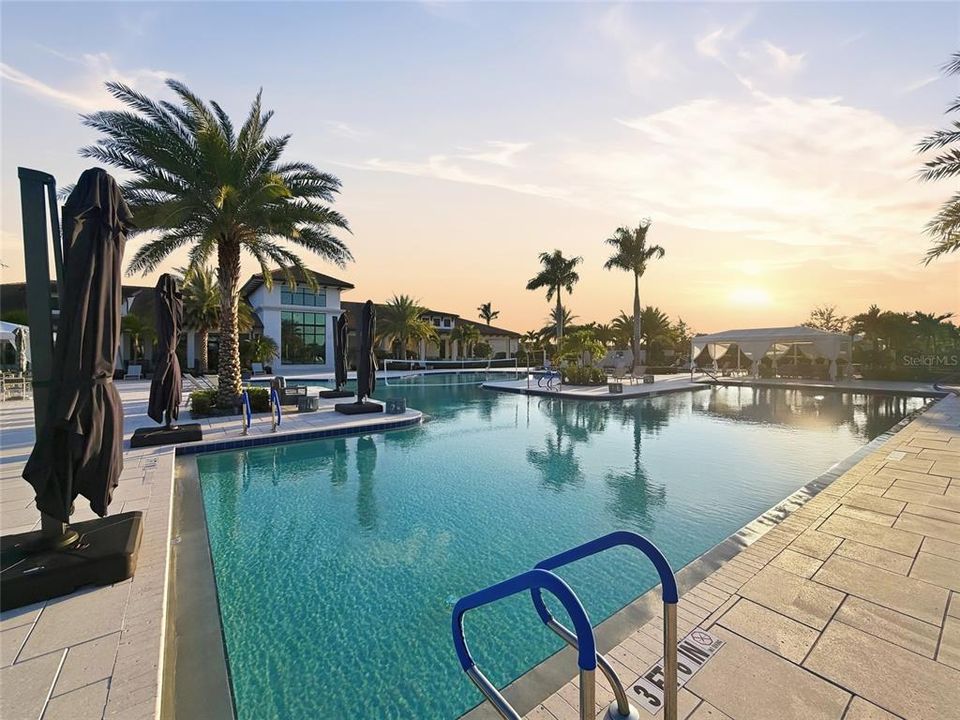 For Sale: $549,900 (2 beds, 2 baths, 1671 Square Feet)