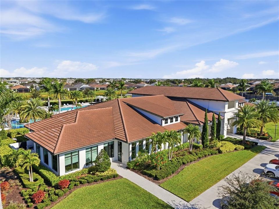 For Sale: $549,900 (2 beds, 2 baths, 1671 Square Feet)