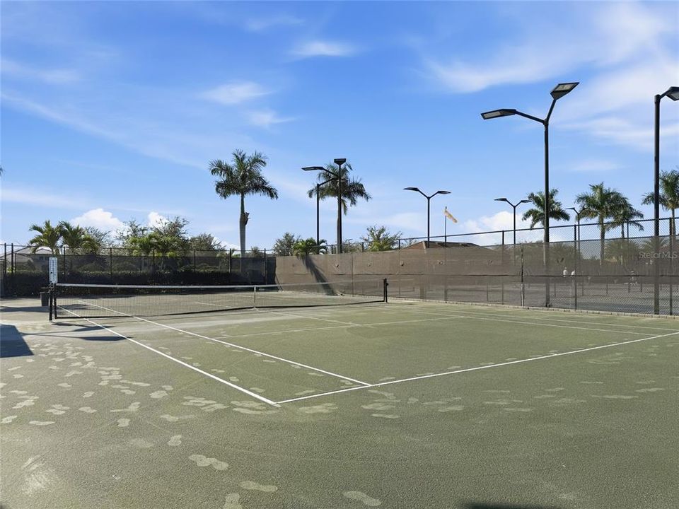 For Sale: $549,900 (2 beds, 2 baths, 1671 Square Feet)