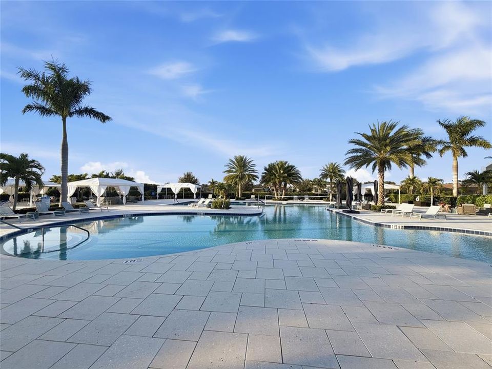 For Sale: $549,900 (2 beds, 2 baths, 1671 Square Feet)