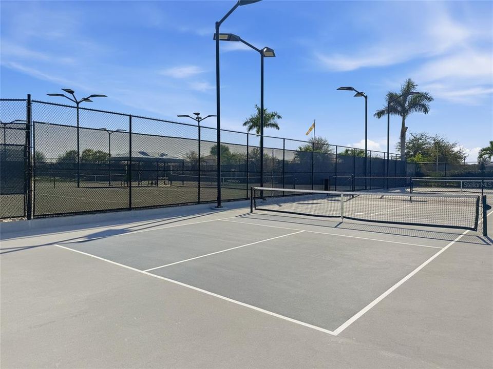 For Sale: $549,900 (2 beds, 2 baths, 1671 Square Feet)