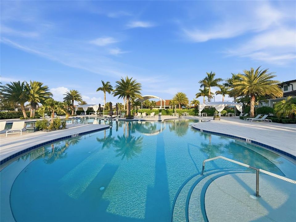 For Sale: $549,900 (2 beds, 2 baths, 1671 Square Feet)