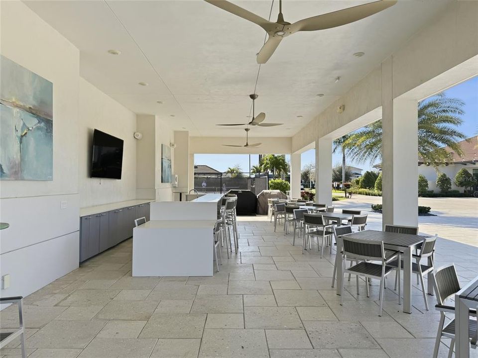 For Sale: $549,900 (2 beds, 2 baths, 1671 Square Feet)