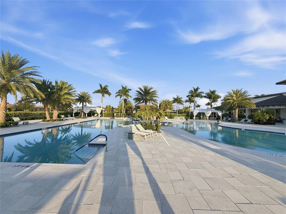 For Sale: $549,900 (2 beds, 2 baths, 1671 Square Feet)