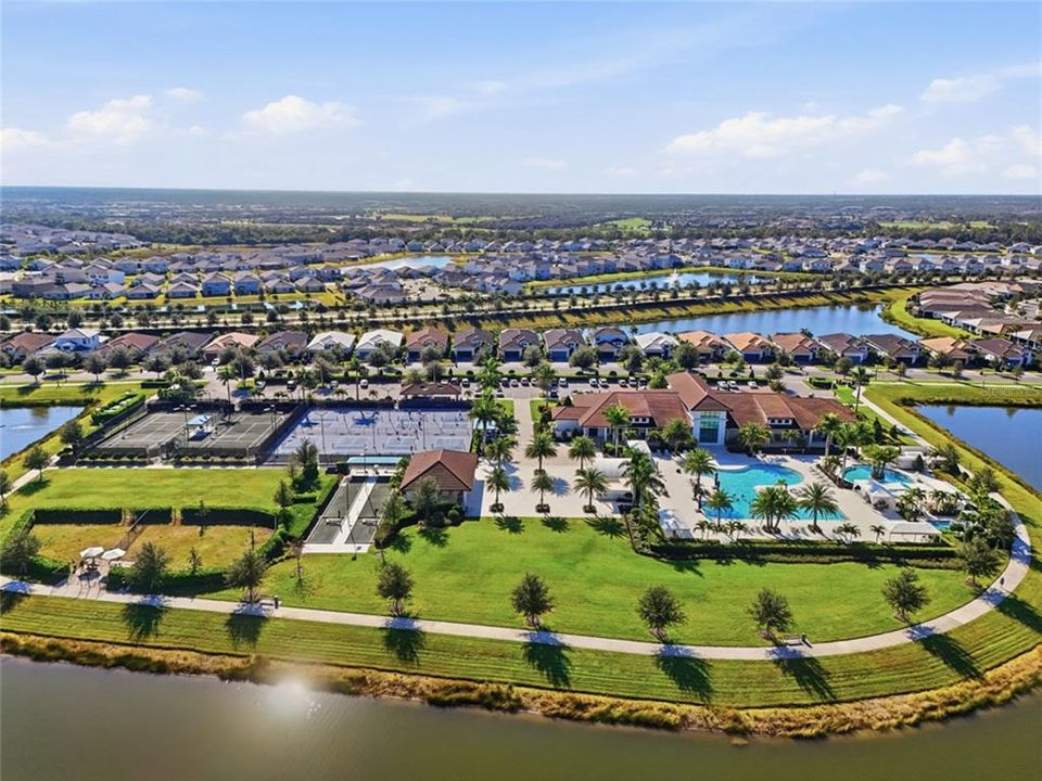 For Sale: $549,900 (2 beds, 2 baths, 1671 Square Feet)