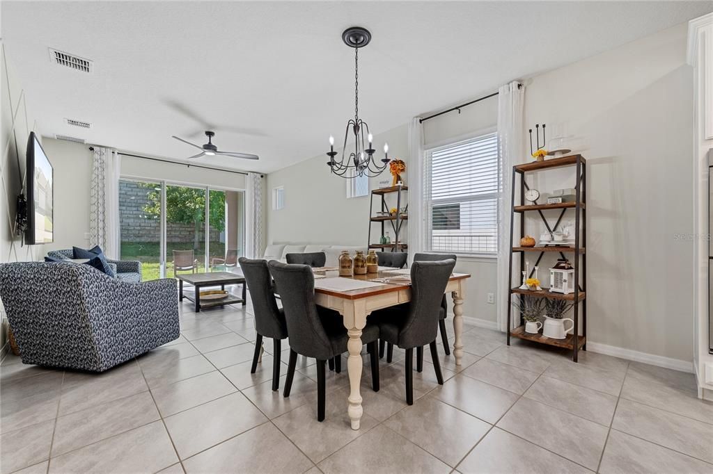 For Sale: $565,000 (4 beds, 3 baths, 2546 Square Feet)