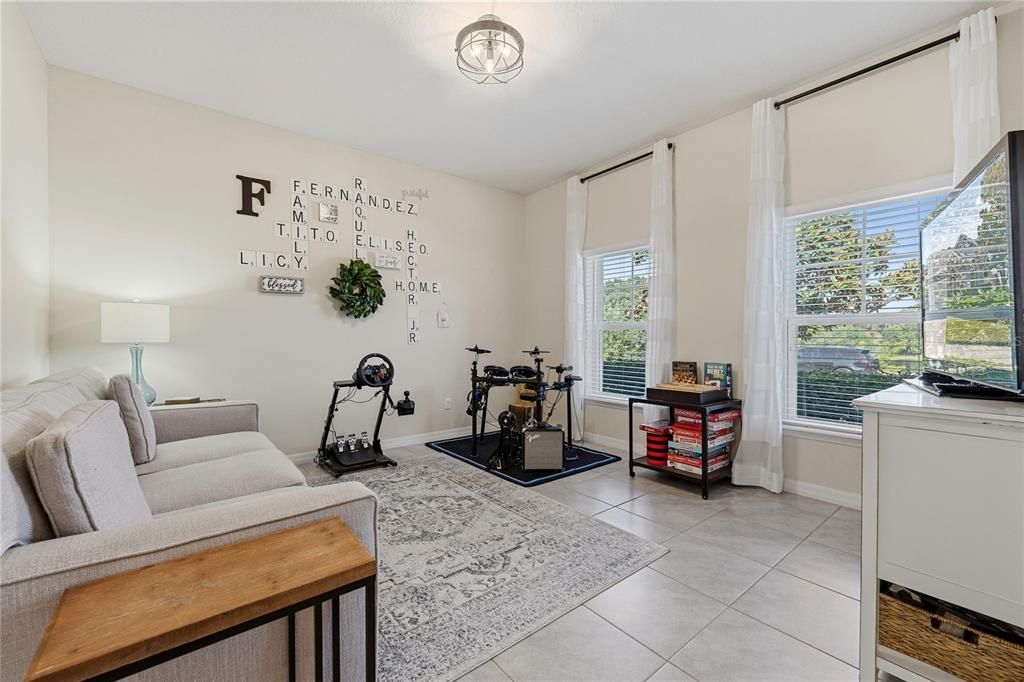 For Sale: $565,000 (4 beds, 3 baths, 2546 Square Feet)