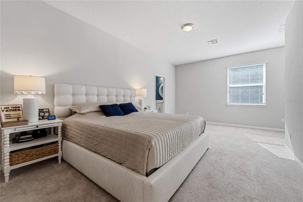 For Sale: $565,000 (4 beds, 3 baths, 2546 Square Feet)